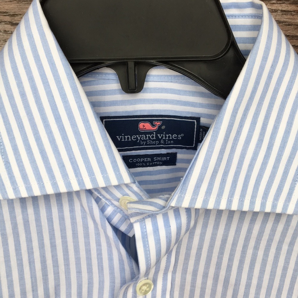 🔴🔴SOLD🔴🔴NWT Vineyard Vines shirt button down - Picture 3 of 4
